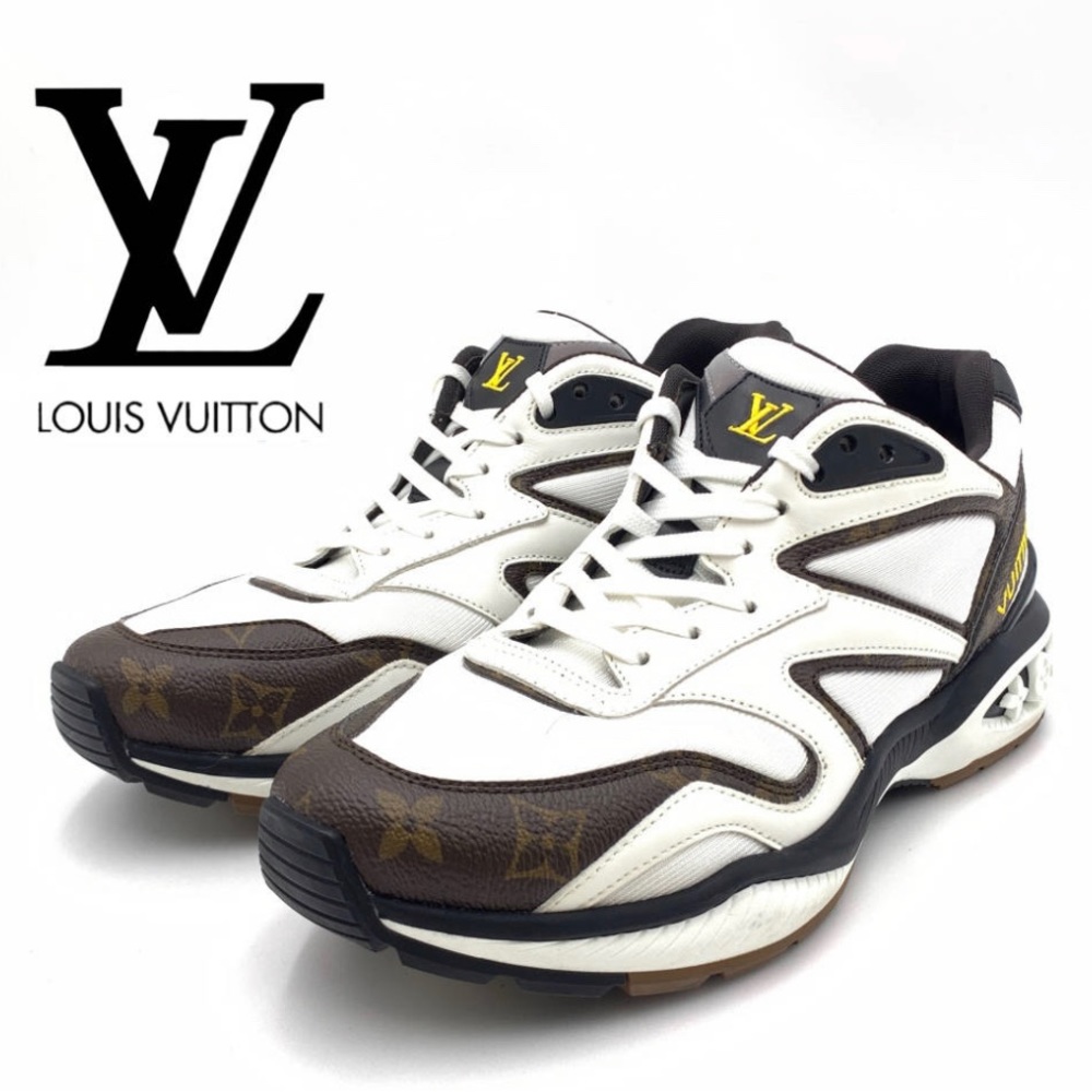 LV Louis Vuitton men’s sneakers shoes trainer LV size 6 is size 7 logo canvas